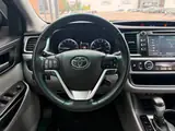 Toyota Highlander 2018 — фото 15