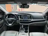 Toyota Highlander 2018 — фото 13