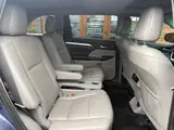 Toyota Highlander 2018 — фото 11