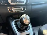 Renault Scenic 2015 — фото 21