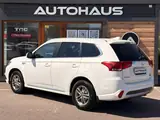 Mitsubishi Outlander PHEV 2016 — фото 8