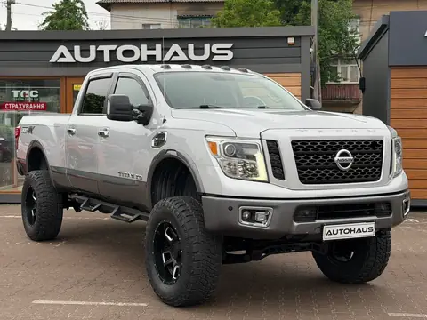 Nissan Titan 2016